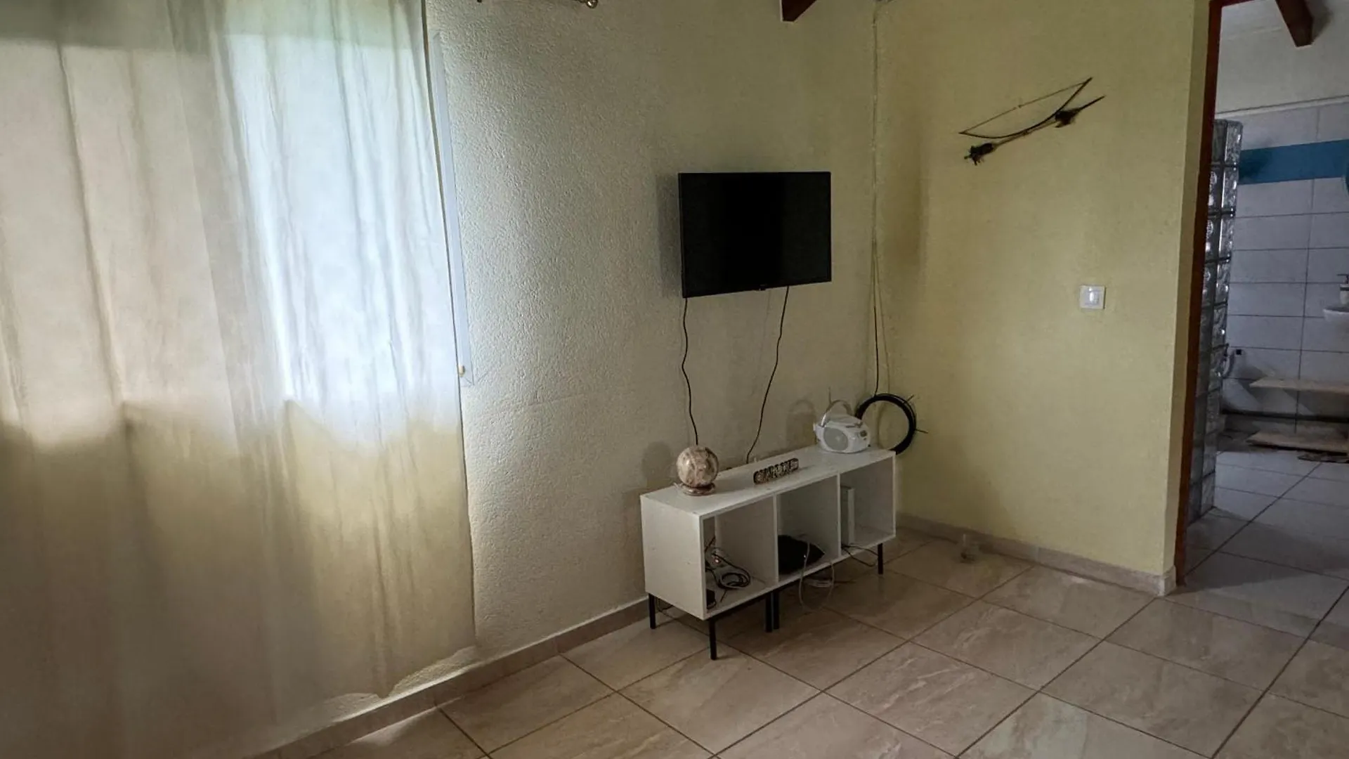 Welcome To Colibri Studio, Nature And Peace Les Abymes